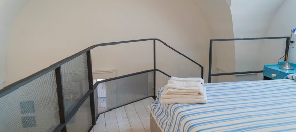 Квартира с 4 комнатами в Castro, Италия № 128224 3