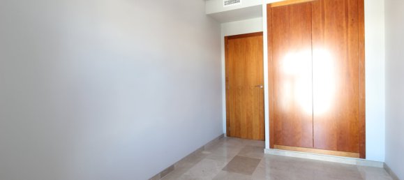 3 bedrooms Apartment in Valencia, Spain No. 15300 28