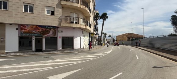 50 m² oficina en venta en Torrevieja, Alicante, Comunidad Valenciana, Spain № 365859 9