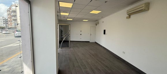 50 m² oficina en venta en Torrevieja, Alicante, Comunidad Valenciana, Spain № 365859 3