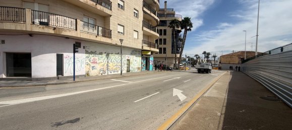 50 m² oficina en venta en Torrevieja, Alicante, Comunidad Valenciana, Spain № 365859 13