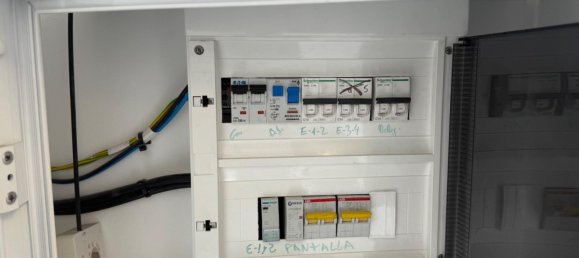50 m² oficina en venta en Torrevieja, Alicante, Comunidad Valenciana, Spain № 365859 19