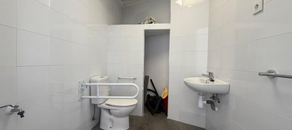 50 m² oficina en venta en Torrevieja, Alicante, Comunidad Valenciana, Spain № 365859 12