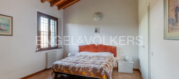 5 Schlafzimmer Villa in Monterenzio, Italy, Nr. 131963 9