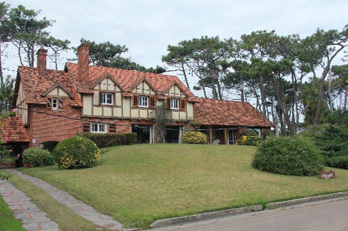 6 bedrooms House in Maldonado, Uruguay No. 4149