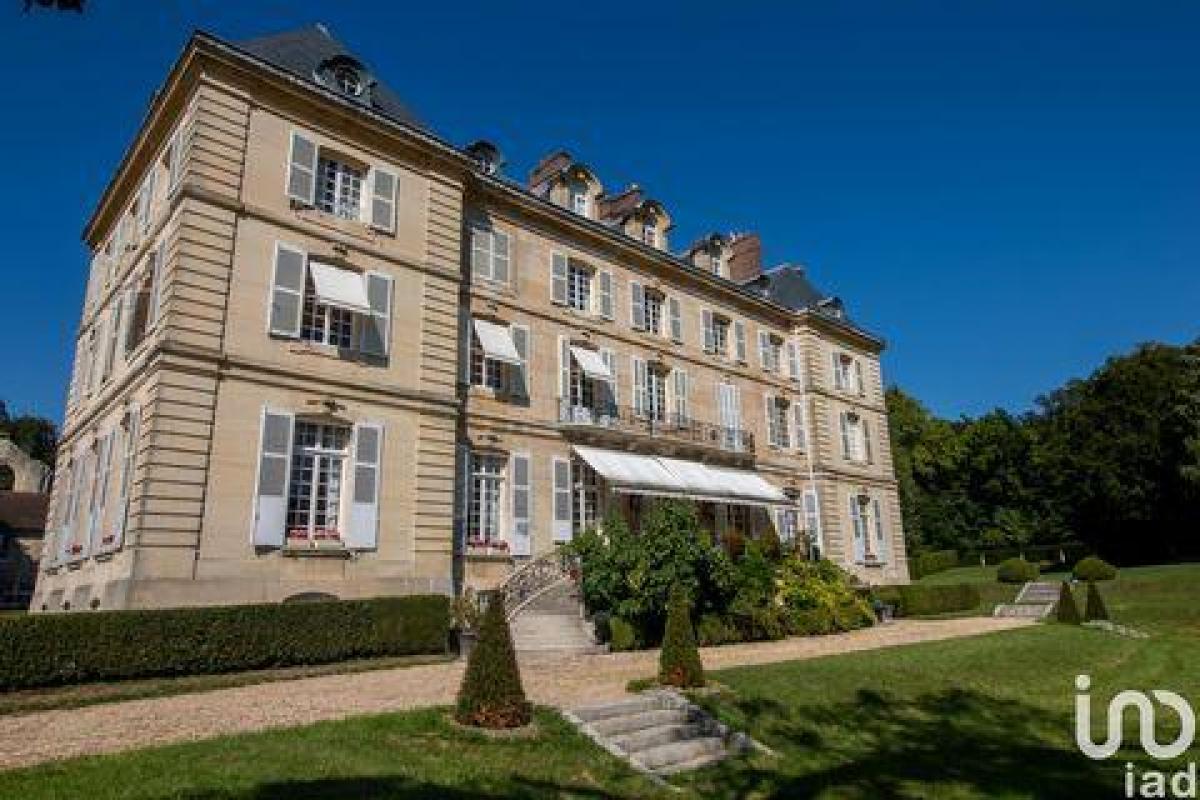 7 Schlafzimmer Eigentumswohnung in Luzarches, France, Nr. 15162