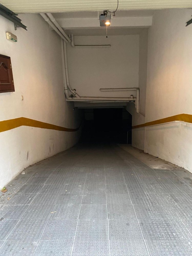 42m² Garage in Vila Franca de Xira, Portugal No. 189870