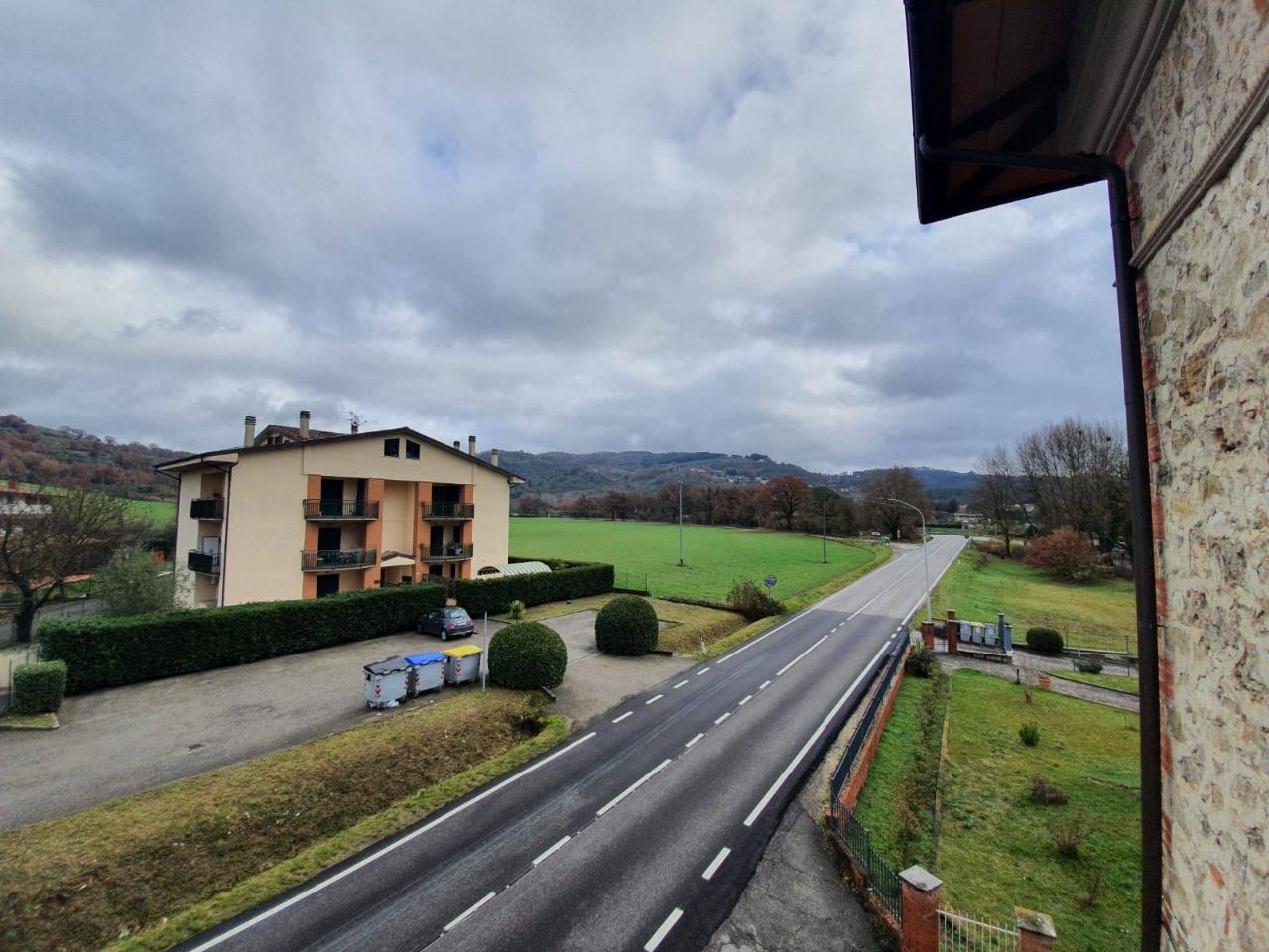 5 rooms Apartment in Perugia, Italy No. 172599