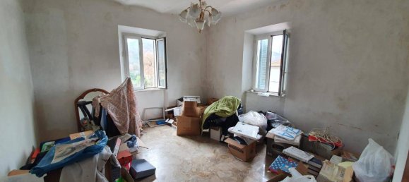 5 rooms Apartment in Perugia, Italy No. 172599 10