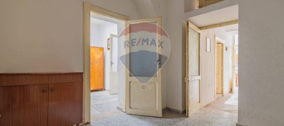 9-salle Maison à Bari, Italy No. 90272 10