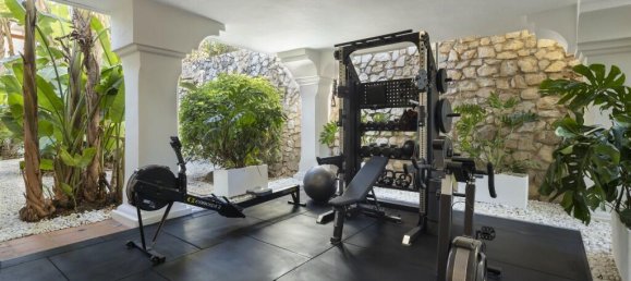 12 bedrooms Villa in Marbella, Spain No. 102134 7