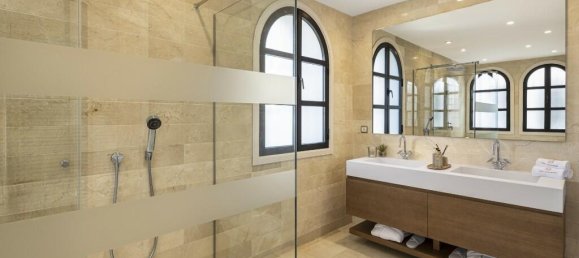 12 bedrooms Villa in Marbella, Spain No. 102134 16