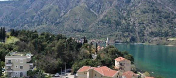 3 bedrooms Penthouse in Kotor, Montenegro No. 201 2