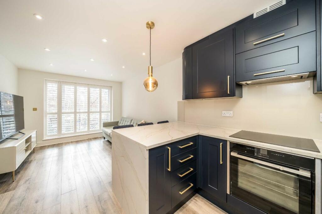 1 bedroom Apartment in Acton, United Kingdom No. 10036