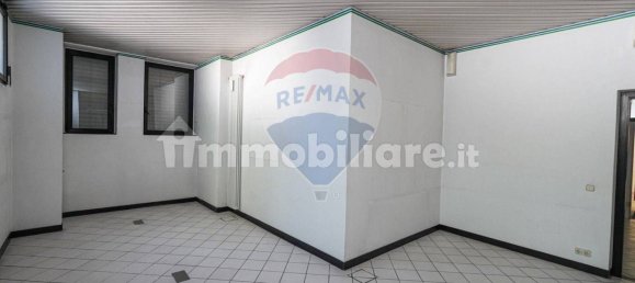 5 rooms Commercial property in Bergamo, Italy No. 296789 16