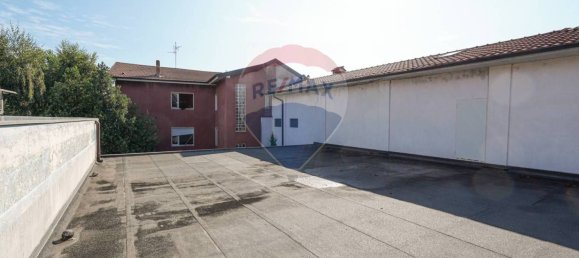 5 rooms Commercial property in Bergamo, Italy No. 296789 19