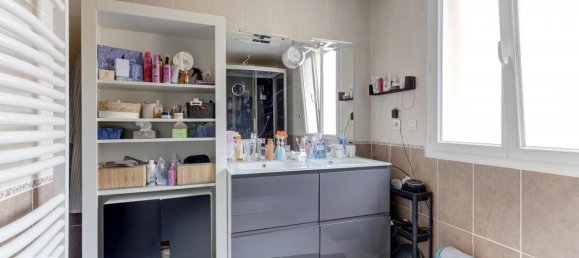 3 bedrooms House in Puy-de-Dome, France No. 287137 8