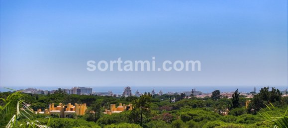 4 bedrooms Villa in Quarteira, Portugal No. 221396 3