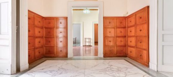 6 bedrooms Apartment in Naples, Italy No. 138898 5