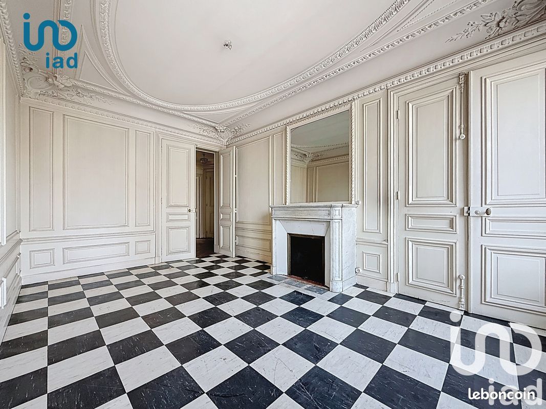 3 bedrooms Apartment in Paris, France No. 334977