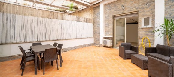 3 bedrooms Apartment in Naples, Italy No. 376473 2