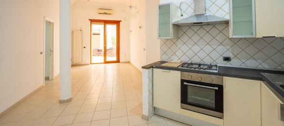 3 bedrooms Apartment in Naples, Italy No. 376473 5