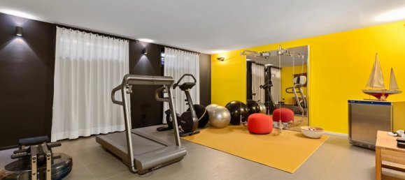 8 bedrooms Villa in Antibes, France No. 196673 18