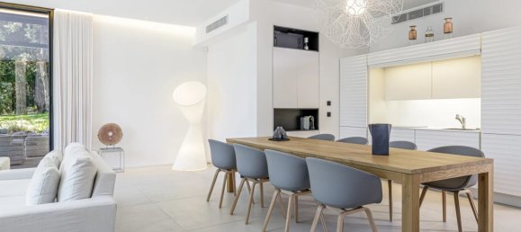 8 bedrooms Villa in Antibes, France No. 196673 11