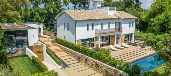 8 bedrooms Villa in Antibes, France No. 196673 2