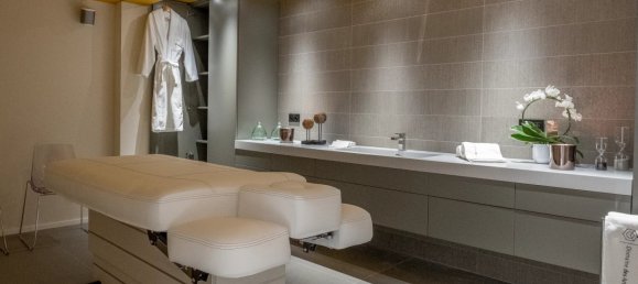 8 bedrooms Villa in Antibes, France No. 196673 17