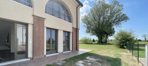 4 rooms House in Borgo Virgilio, Italy No. 269758 2