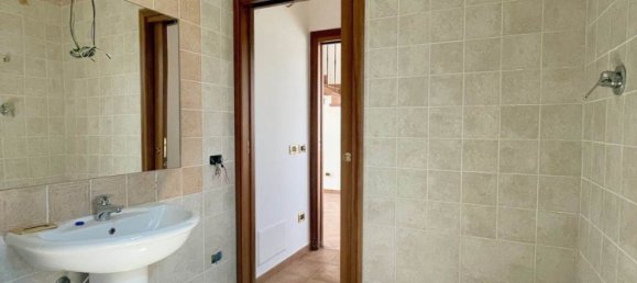 4 rooms House in Borgo Virgilio, Italy No. 269758 15