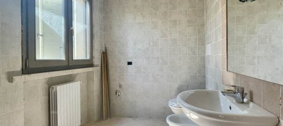 4 rooms House in Borgo Virgilio, Italy No. 269758 16