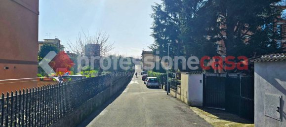 85m² Garage in Rome, Italy No. 53530 2