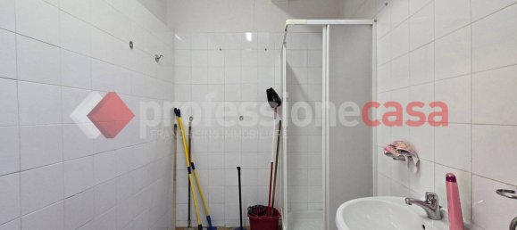 85m² Garage in Rome, Italy No. 53530 12