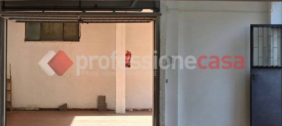 85m² Garage in Rome, Italy No. 53530 19