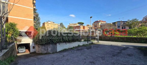 85m² Garage in Rome, Italy No. 53530 23