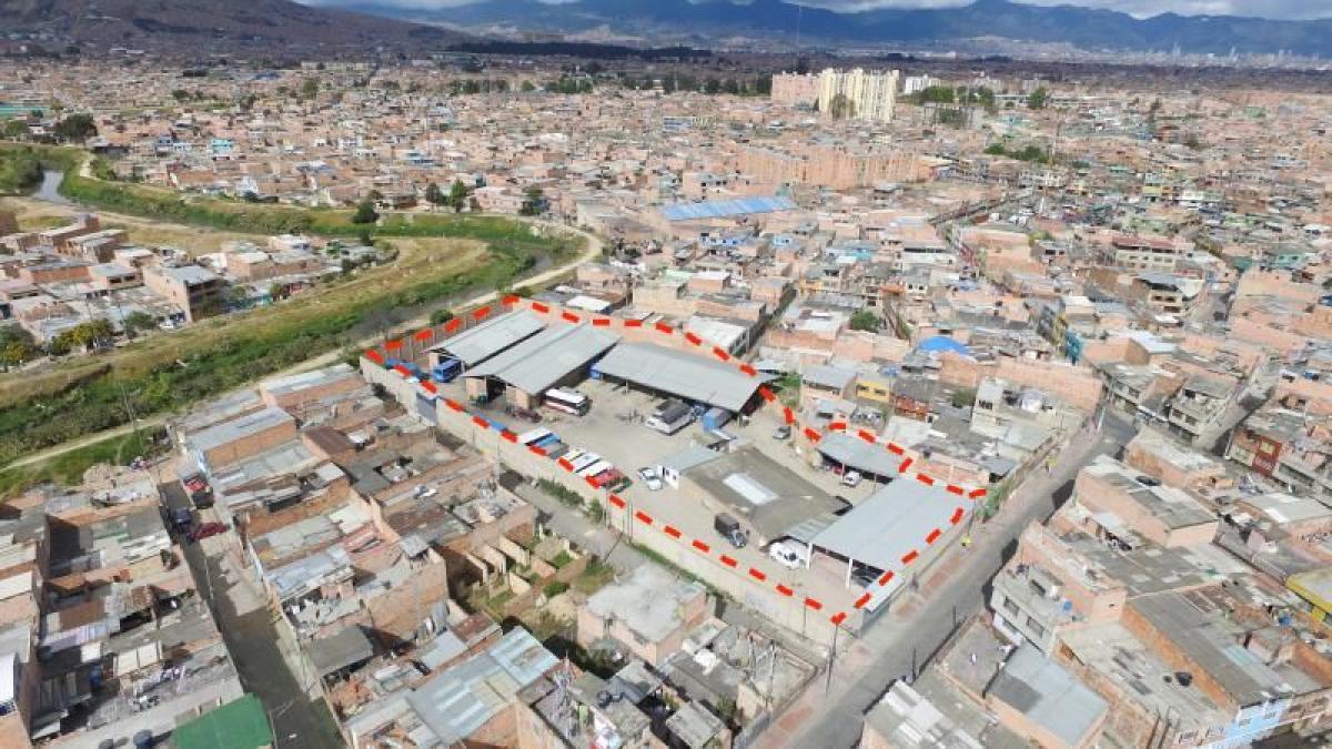 Casa de 6 dormitorios en Bogotá, Colombia No. 11592