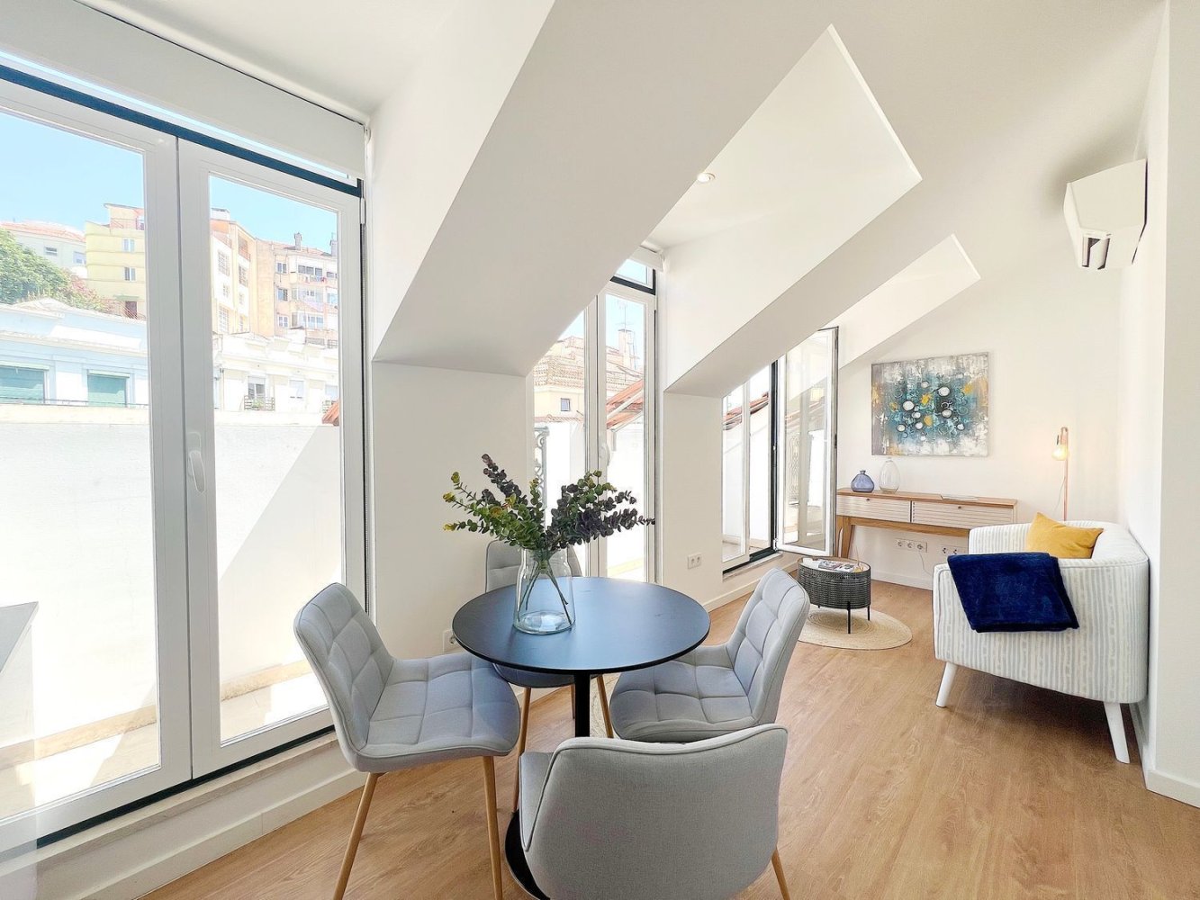 2 bedrooms Apartment in Lisbon, Portugal No. 33256