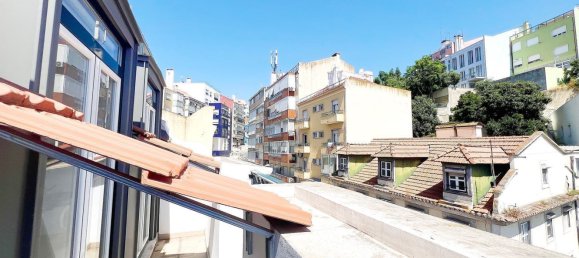 2 bedrooms Apartment in Lisbon, Portugal No. 33256 3