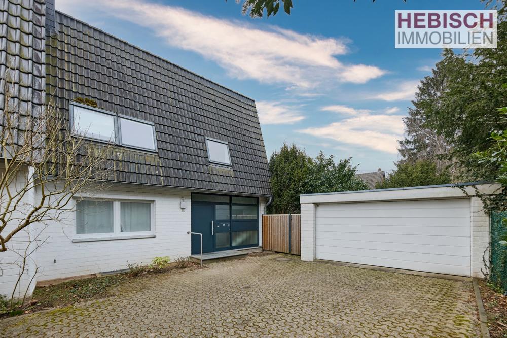 Casa de 2 dormitorios en Krefeld, Germany No. 15919