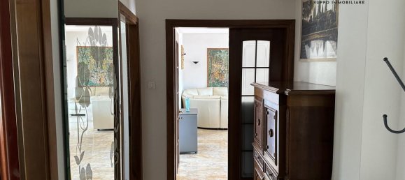 5-salle Appartement à Trieste, Italy No. 234408 6