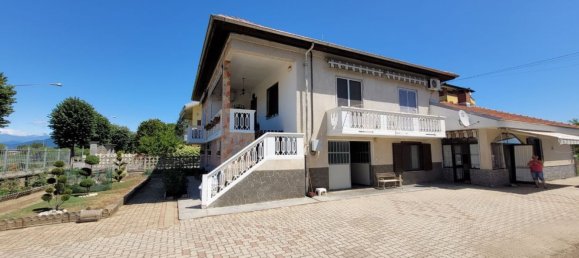 7 rooms Villa in Airasca, Italy No. 273786 3