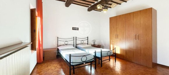 5 bedrooms Apartment in Montepulciano, Italy No. 57081 16