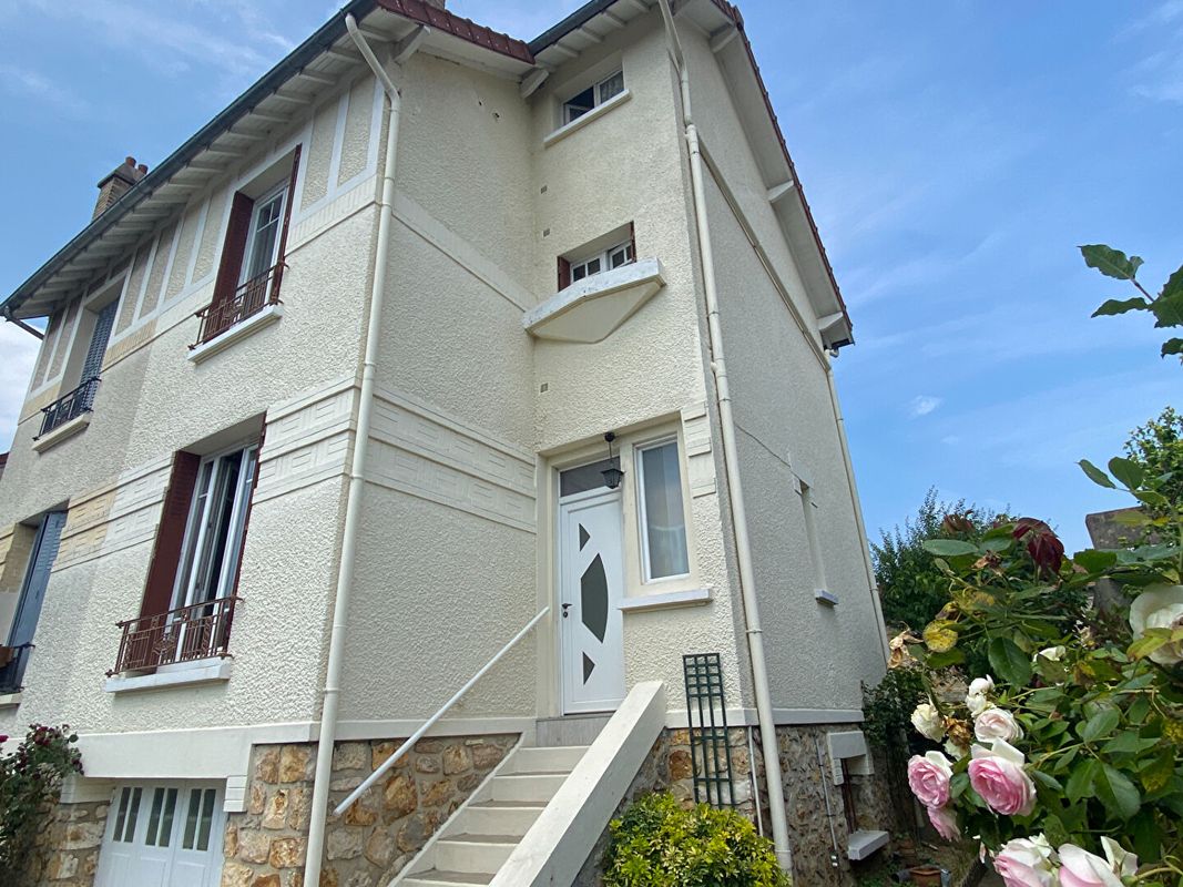 3 bedrooms House in Saint-Prix, France No. 177737