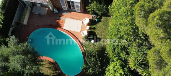4 bedrooms Villa in Livorno, Italy No. 216317 2