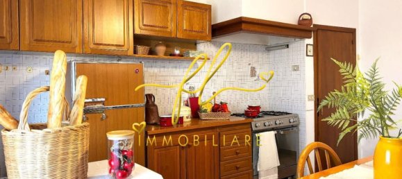 3-salle Appartement à Pomarance, Italy No. 80107 7