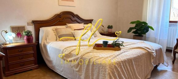 3-salle Appartement à Pomarance, Italy No. 80107 22