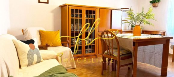 3-salle Appartement à Pomarance, Italy No. 80107 2