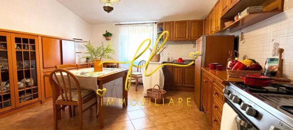 3-salle Appartement à Pomarance, Italy No. 80107 12